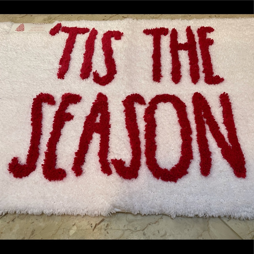 NWT Rae Dunn “‘TIS THE SEASON” Bath Mat - Picture 4 of 12